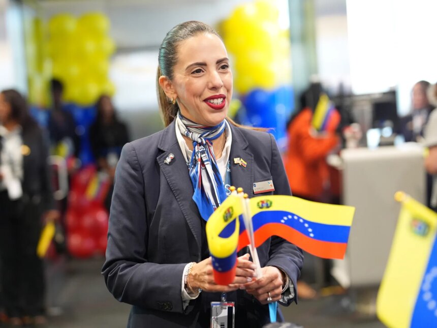 Första flyget USA-Venezuela landar i Caracas efter sju års avstängning

