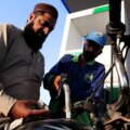 Stigande bränslepriser i Pakistan hotar ekonomiska och politiska kriser

