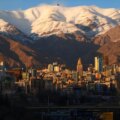 Höga priser på Irans hämmade bostadsmarknad lämnar hyresgästerna med få alternativ

