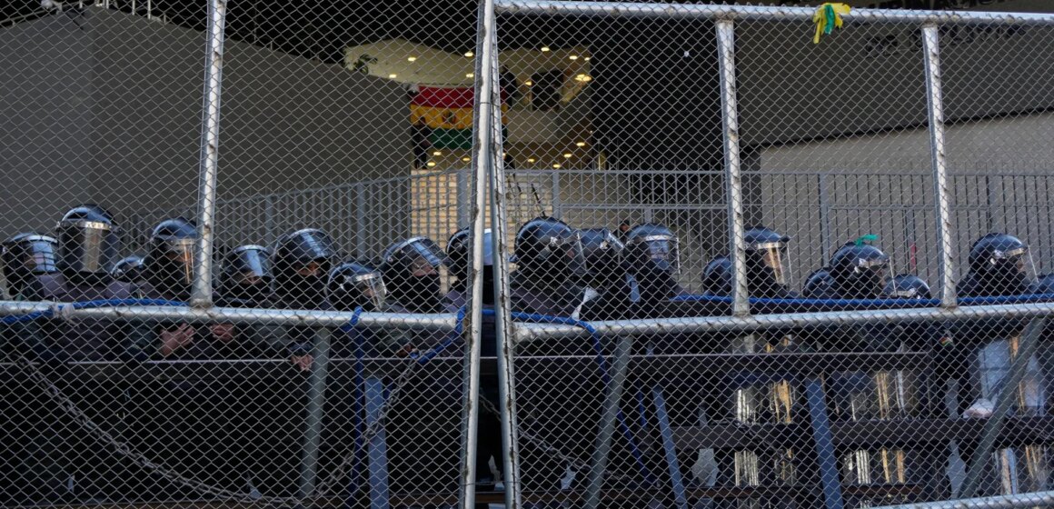 Bolivia i kris: Social oro, krav på president att avgå eskalerar

