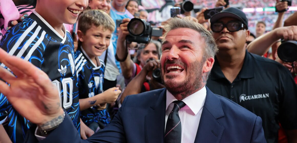 David Beckham blir den första brittiska miljardären idrottsman

