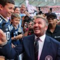David Beckham blir den första brittiska miljardären idrottsman

