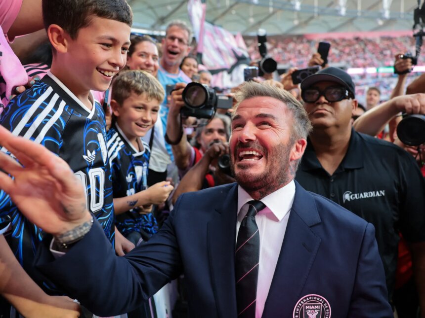 David Beckham blir den första brittiska miljardären idrottsman

