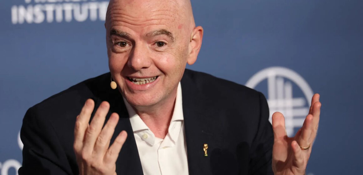 FIFA-chefen Infantino försvarar biljettpriserna för VM

