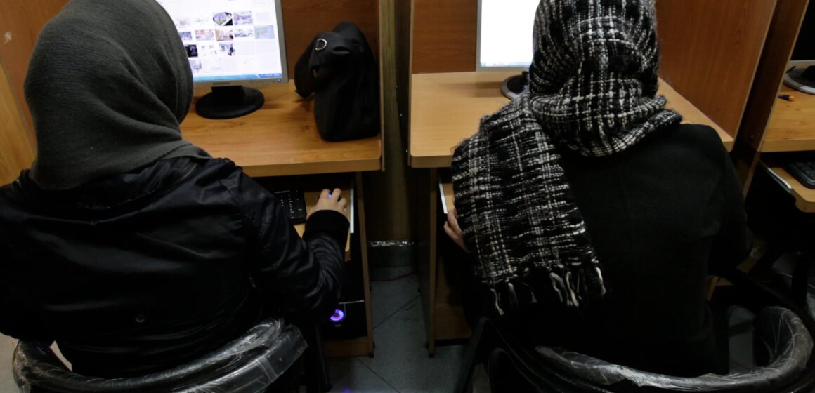 Iran utökar tillgången till internet i olika nivåer under fortsatt Iran utökar tillgången till internet i olika nivåer under fortsatt mörkläggning på nätet