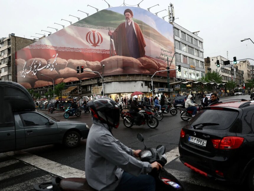 Irans valuta faller till ny låg när USA:s blockad, sanktioner påverkar handeln


