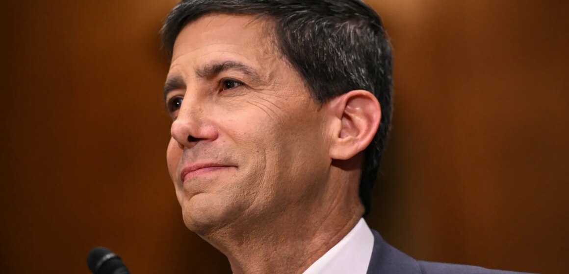 Kevin Warsh svor in som ny ordförande för amerikanska Fed

