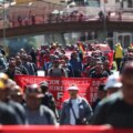 Protesterna i Bolivia eskalerar mitt i ekonomisk turbulens och politiska krav

