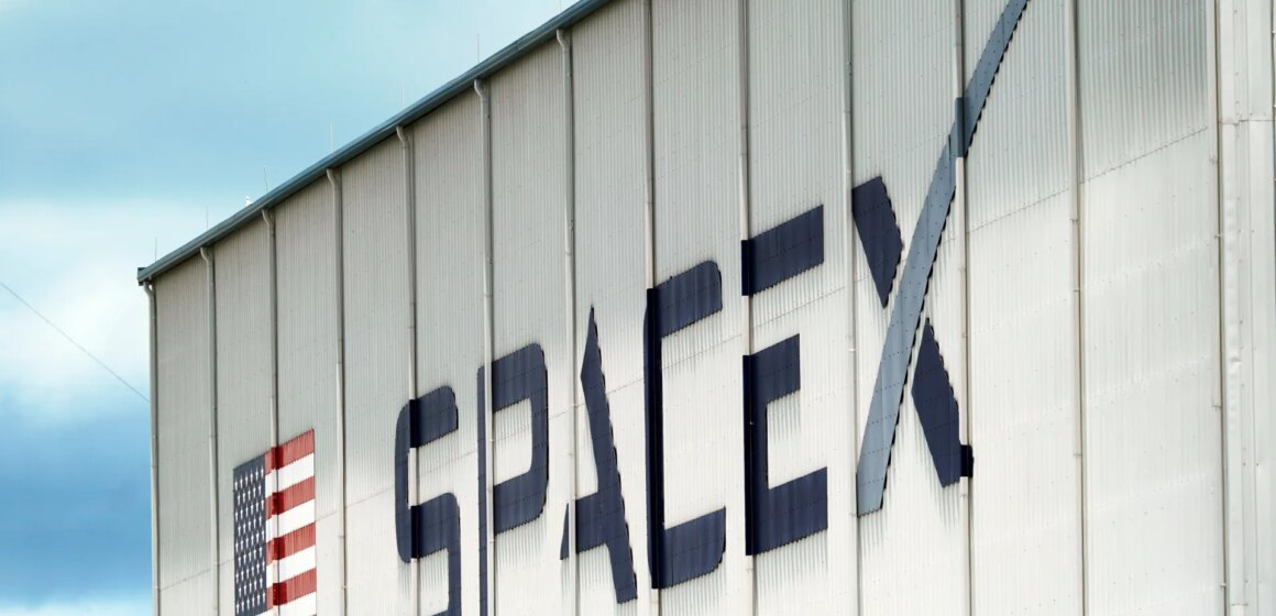 SpaceX stöder Anthropic med datacenteraffär mitt i Musks OpenAI-process


