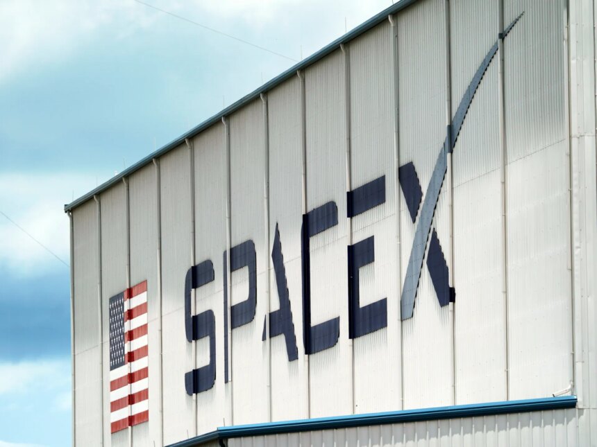 SpaceX stöder Anthropic med datacenteraffär mitt i Musks OpenAI-process


