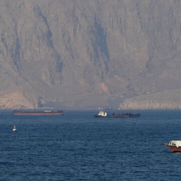 Spåra skuggflottan: Hur Iran undvek USA:s flotta blockad i Hormuz

