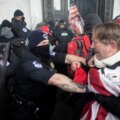 USA:s domare blockerar tillfälligt Trumps "antivapenfond" på 1,8 miljarder dollar

