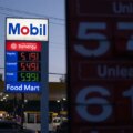 amerikansk gas når $4,30 per gallon; Trump säger att priserna kommer att sjunka efter kriget i Iran


