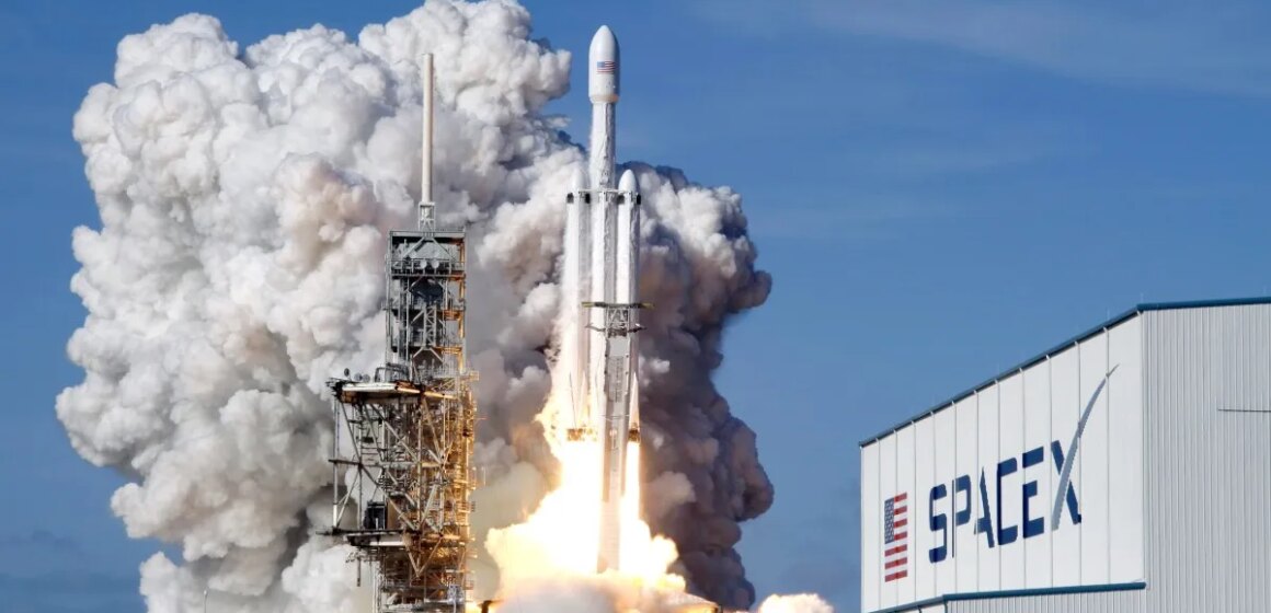 Elon Musks SpaceX ser en värdering på $1,77tn före storsäljande börsintroduktion


