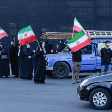 Eftersom avtalet har kommit överens med USA är inte alla i Iran övertygade om att freden är här

