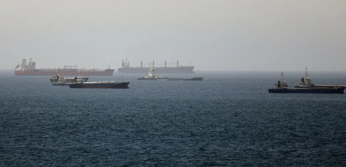 Fraktstånd i Hormuzsundet efter att Iran förklarat nyckelvattenvägen stängd Fraktstånd i Hormuzsundet efter att Iran förklarat nyckelvattenvägen stängd