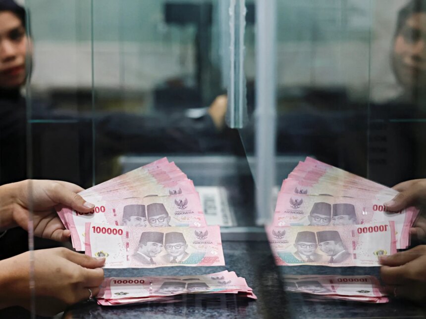 Indonesiens rupiah faller till rekordlåg nivå mot US-dollar

