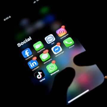 Storbritannien tillkännager ett omfattande förbud på sociala medier för under 16 år

