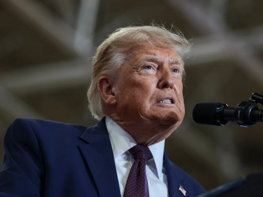 Trump avbryter undertecknandet av bostadsräkningen, kräver amerikansk väljar-ID först

