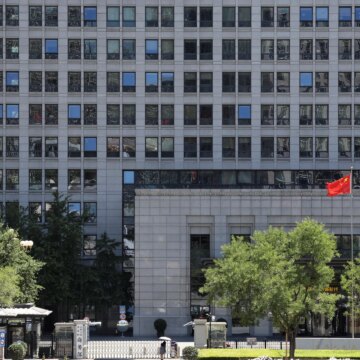 Kina slår exportkontroller mot dussintals japanska enheter


