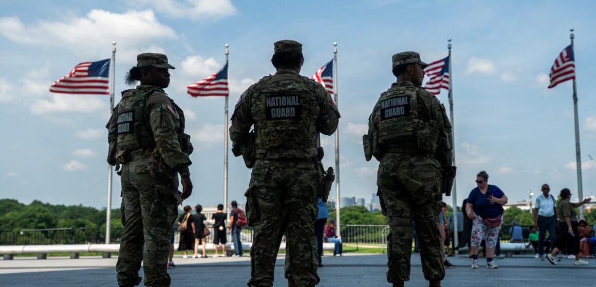 Militären och republiken Militären och republiken