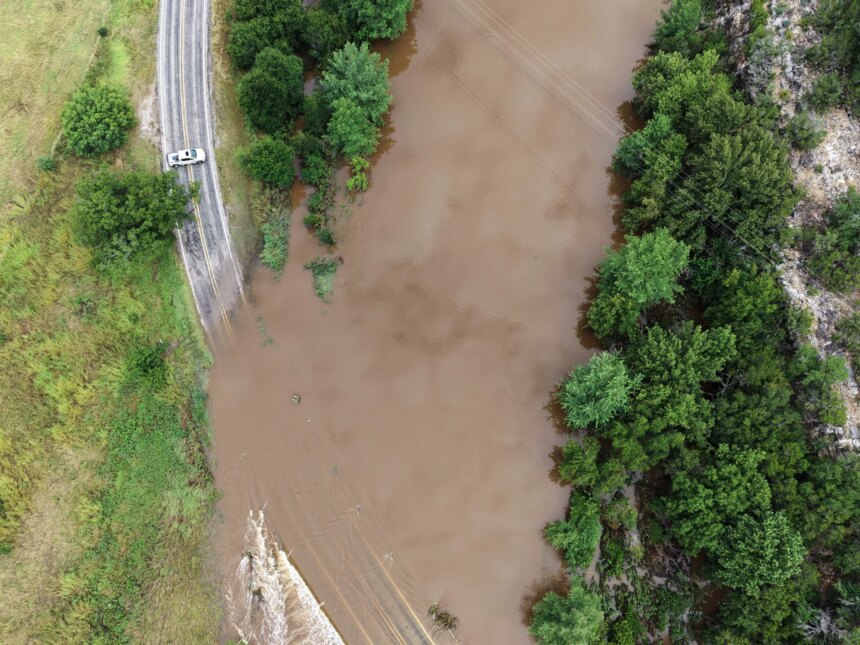 Minst två döda som kraftiga regn, översvämningar drabbade centrala Texas Minst två döda som kraftiga regn, översvämningar drabbade centrala Texas | Nyheter om översvämningar