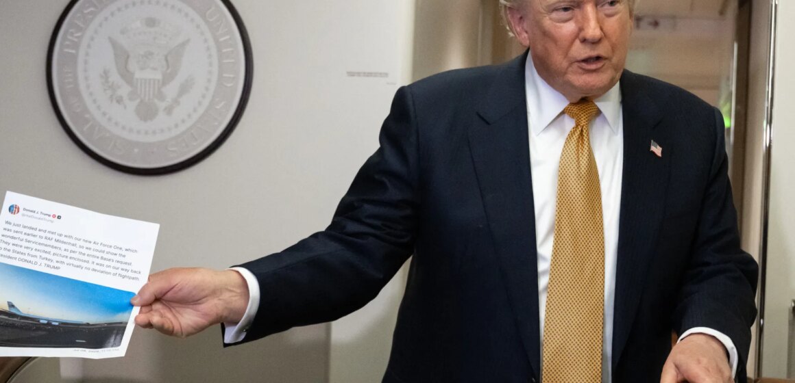 Trump Media ska enligt uppgift fundera över en avgift för Trump Media ska enligt uppgift fundera över en avgift för första åtkomst till inlägg på sociala medier