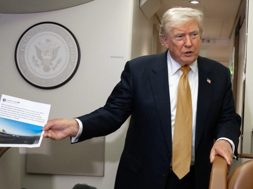 Trump Media ska enligt uppgift fundera över en avgift för Trump Media ska enligt uppgift fundera över en avgift för första åtkomst till inlägg på sociala medier