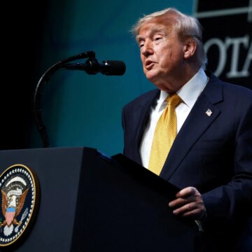 Trump vägrar att skriva under USA:s bostadsförslag på grund av Trump vägrar att skriva under USA:s bostadsförslag på grund av ståndpunkten om rösträtt