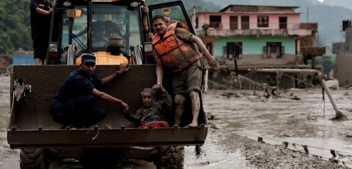 Nepal-Tibet översvämningar: Vad hände, vad orsakade dem och vem är försvunnen?

