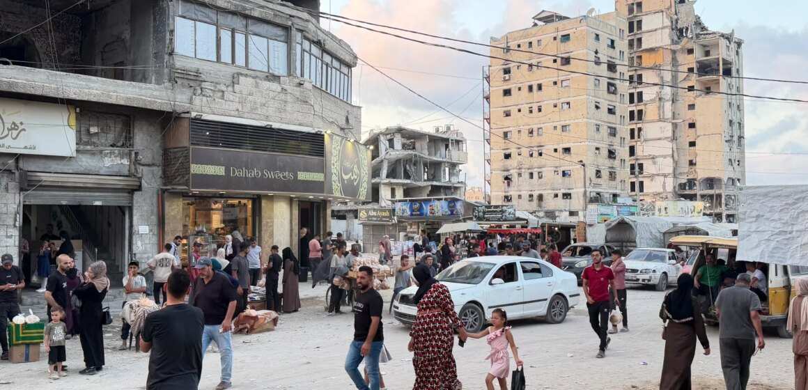 Gaza tvingades använda opålitliga onlinebetalningar i "kontantsvält"

