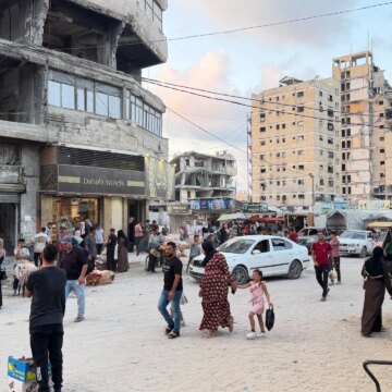 Gaza tvingades använda opålitliga onlinebetalningar i "kontantsvält"

