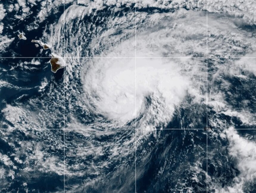 Den tropiska stormen Lala förväntas förstärkas när den närmar sig Den tropiska stormen Lala förväntas förstärkas när den närmar sig Hawaii