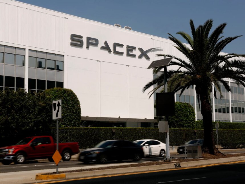 Elon Musks SpaceX rapporterar förluster men mindre än väntat

