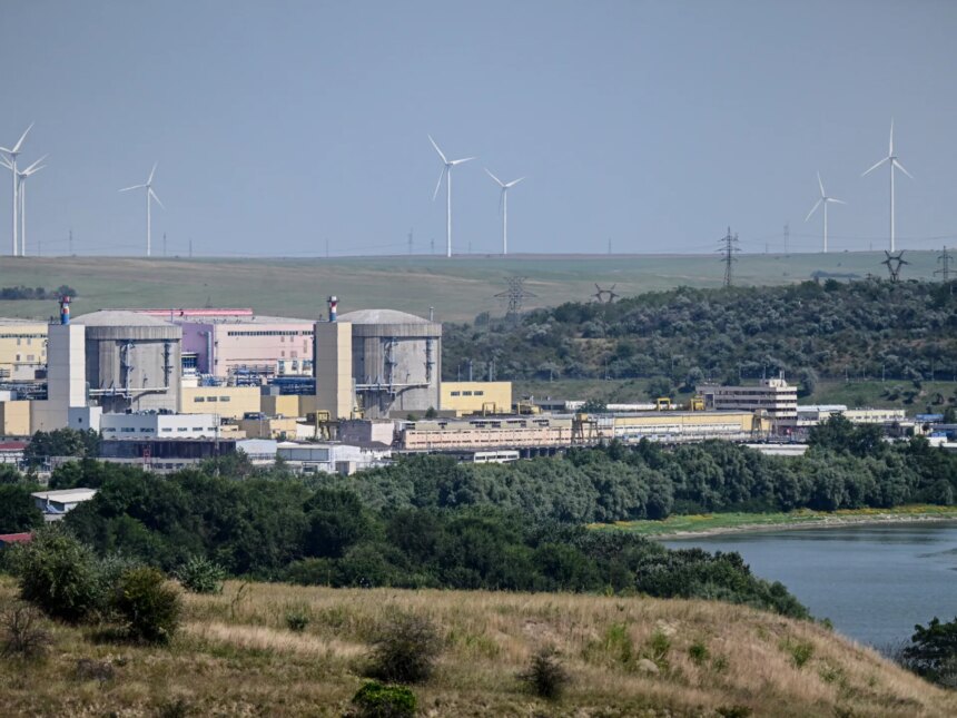 Fallande Donau-flöde tvingar fram stängning av Rumäniens enda kärnkraftverk

