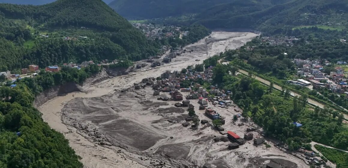 Foton: Lavinöversvämningar dödar åtta, hundratals saknas i Nepals Himalaya | Vädernyheter
