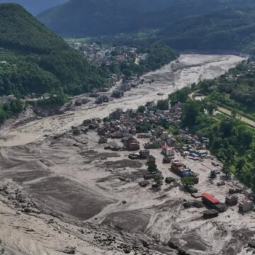Foton: Lavinöversvämningar dödar åtta, hundratals saknas i Nepals Himalaya | Vädernyheter

