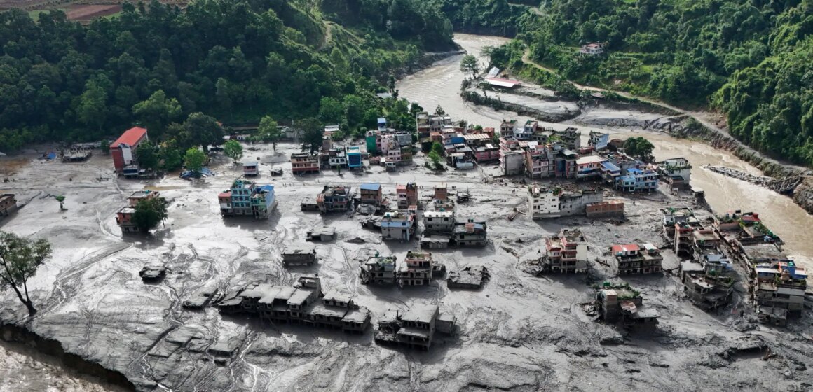 Foton: Mer än 1 300 saknade i Nepal och Tibet Foton: Mer än 1 300 saknade i Nepal och Tibet efter dödliga översvämningar | Nyheter om översvämningar