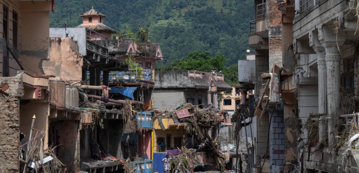 Nästan 470 dödade i översvämningar i Nepal: Vad vi vet om räddningsinsatser

