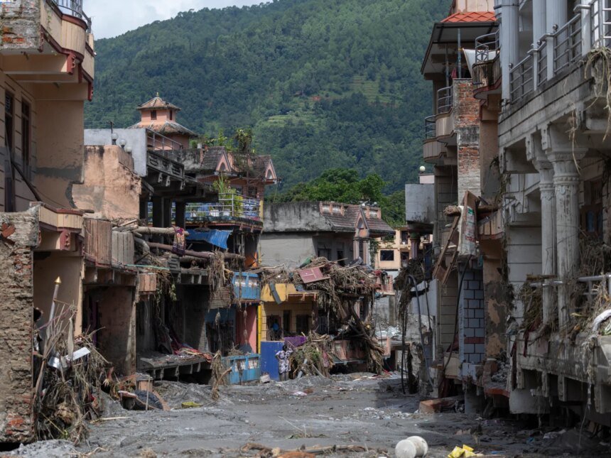 Nästan 470 dödade i översvämningar i Nepal: Vad vi vet om räddningsinsatser

