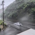 Typhoon Dolphin träffar Japan, på väg mot Kina

