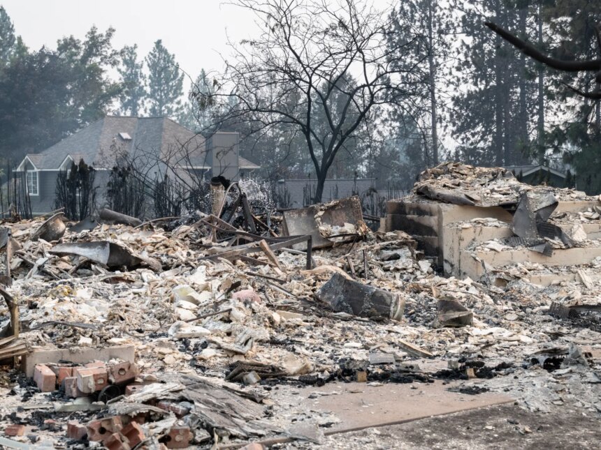 USA griper misstänkt för skogsbrand i Spokane när tiotusentals flyr från eld

