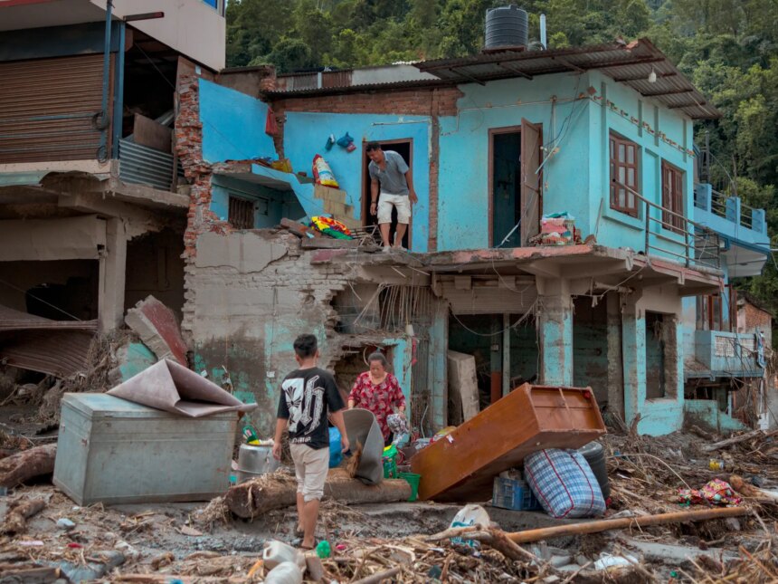 Varför Nepal står inför ytterligare ett översvämningshot från en ny sjö vid Kinas gräns

