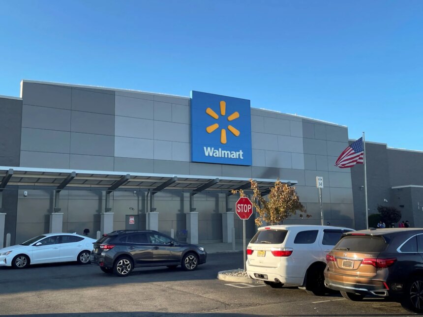 Walmart ser att försäljningen minskar när de amerikanska konsumentutgifterna drar sig tillbaka

