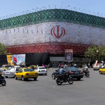 En oöverkomlig bilmarknad belyser Irans levnadskostnadskris

