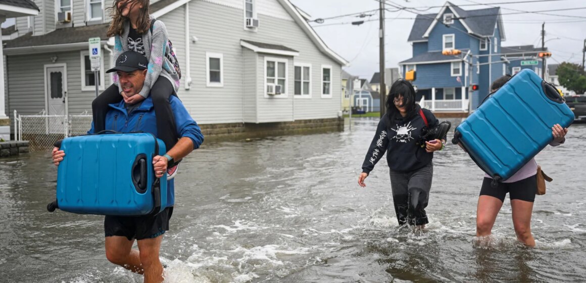 Kraftfull storm ger översvämningar, strömavbrott till nordöstra USA Kraftfull storm ger översvämningar, strömavbrott till nordöstra USA