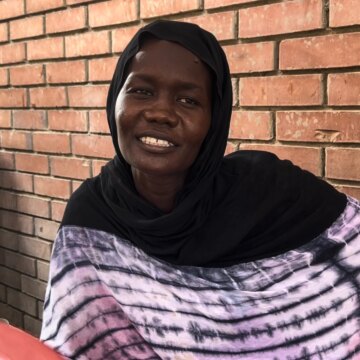 Kollapsande valuta och inflation gör att familjer kämpar i Sudan

