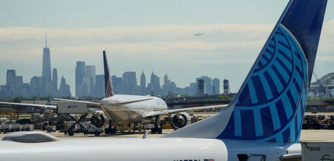 FAA stoppar flyg till stora amerikanska östkustflygplatser på grund av FAA stoppar flyg till stora amerikanska östkustflygplatser på grund av avbrott