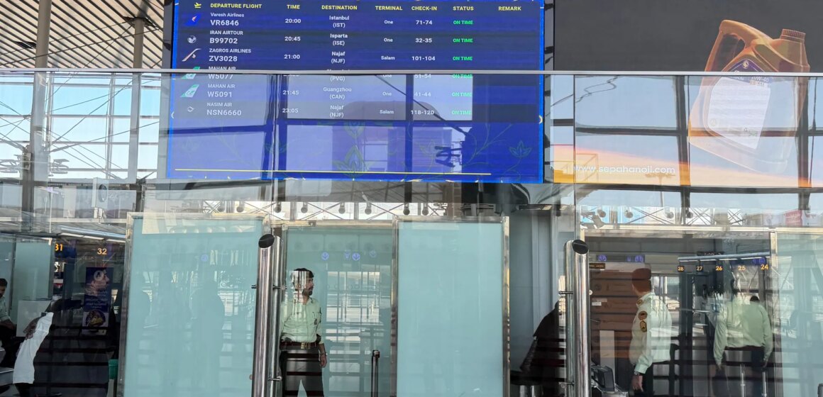 Förenade Arabemiraten blockerar iranska flygbolag eftersom amerikanska sanktioner pressar Irans flygsektor

