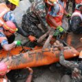 Foton: FN uppmanar till global hjälp efter översvämningar i Kina, Nepal dödar över 1 300 | Nyheter om översvämningar

